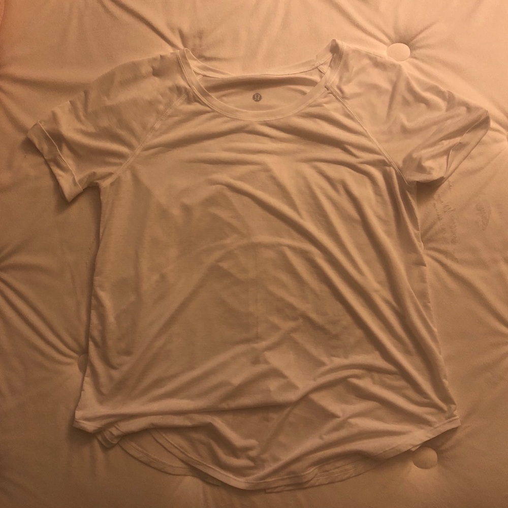 Lululemon short sleeve t-shirt